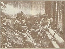 Фото окоп?в сотн? УСС на центральн?й вершин? г. Мак?вка